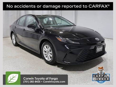 Used 2025 Toyota Camry LE w/ Convenience Package FWD image 1