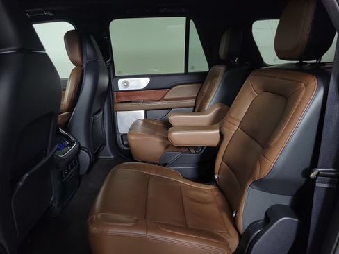Used 2022 Lincoln Navigator L Reserve RWD image 13