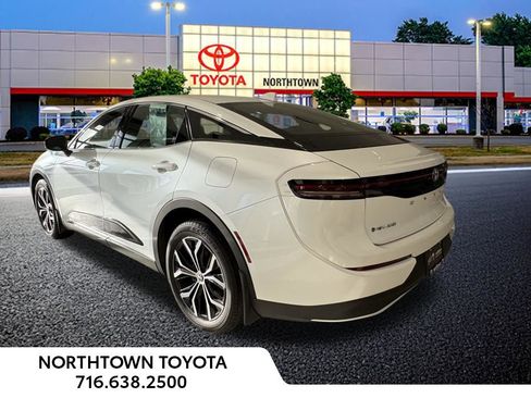 Used 2024 Toyota Crown XLE image 3