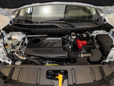 Used 2023 Nissan Rogue SV image 18