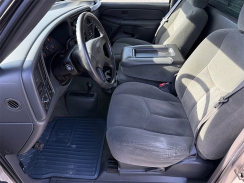 Used 2004 Chevrolet Silverado 1500 w/ Light Duty Power Package image 10