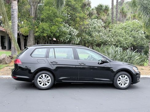 Used 2015 Volkswagen Golf S FWD image 6