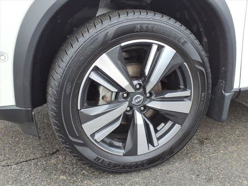 Used 2023 Nissan Rogue SL w/ SL Premium Package image 8