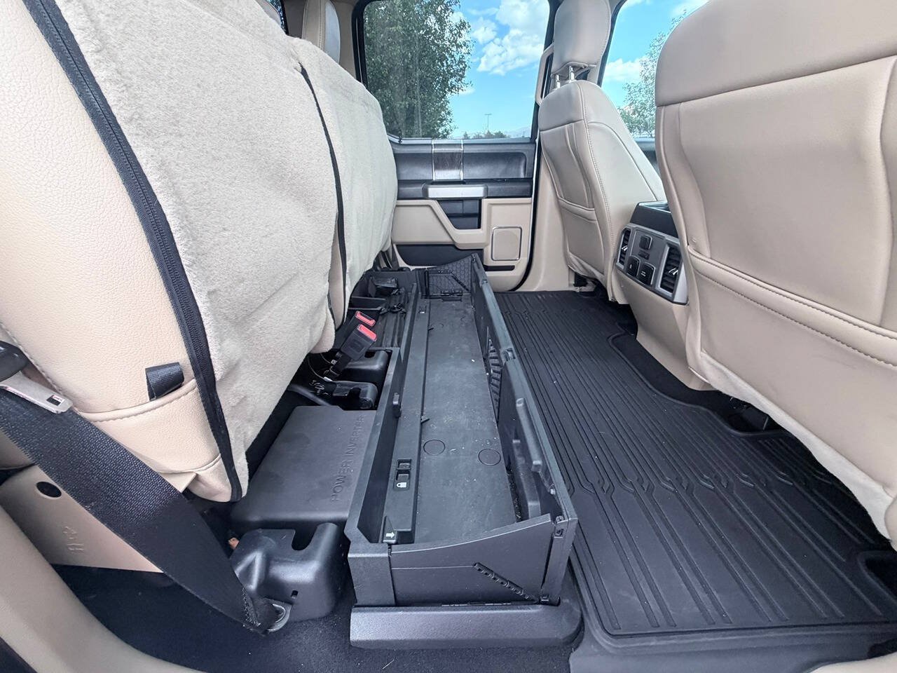 Used 2020 Ford F350 Lariat w/ Lariat Ultimate Package AWD/4WD image 17