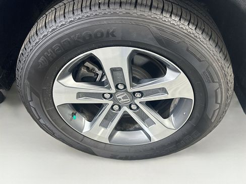 Used 2024 Honda Pilot EX-L image 11