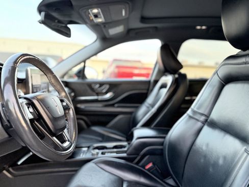 Used 2021 Lincoln Corsair AWD w/ Premium Package image 12