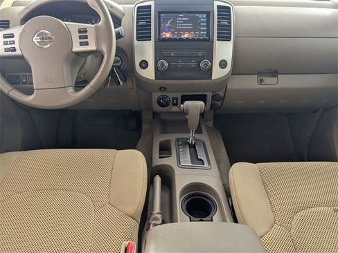 Used 2015 Nissan Frontier SV image 22