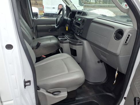 Used 2021 Ford E-350 and Econoline 350 Super Duty image 24
