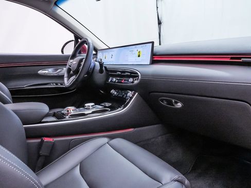 Certified 2026 Genesis GV70 2.5T AWD/4WD image 12