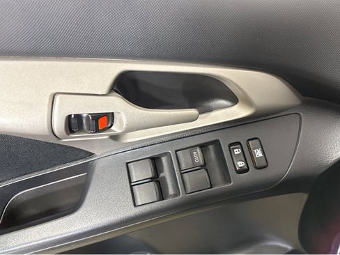 Used 2009 Pontiac Vibe w/ Preferred Package image 32