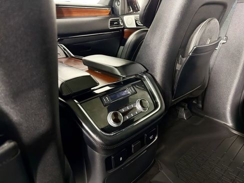 Used 2019 Lincoln Navigator Reserve AWD/4WD image 32