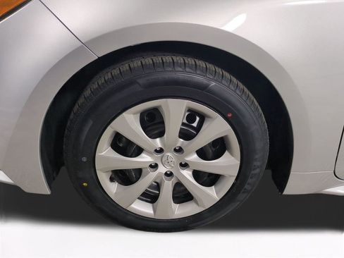 Used 2024 Toyota Corolla LE FWD image 11