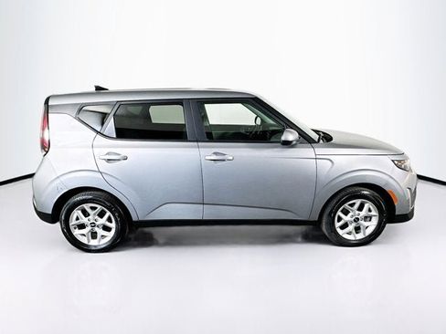 Used 2023 Kia Soul LX w/ LX Technology Package image 31