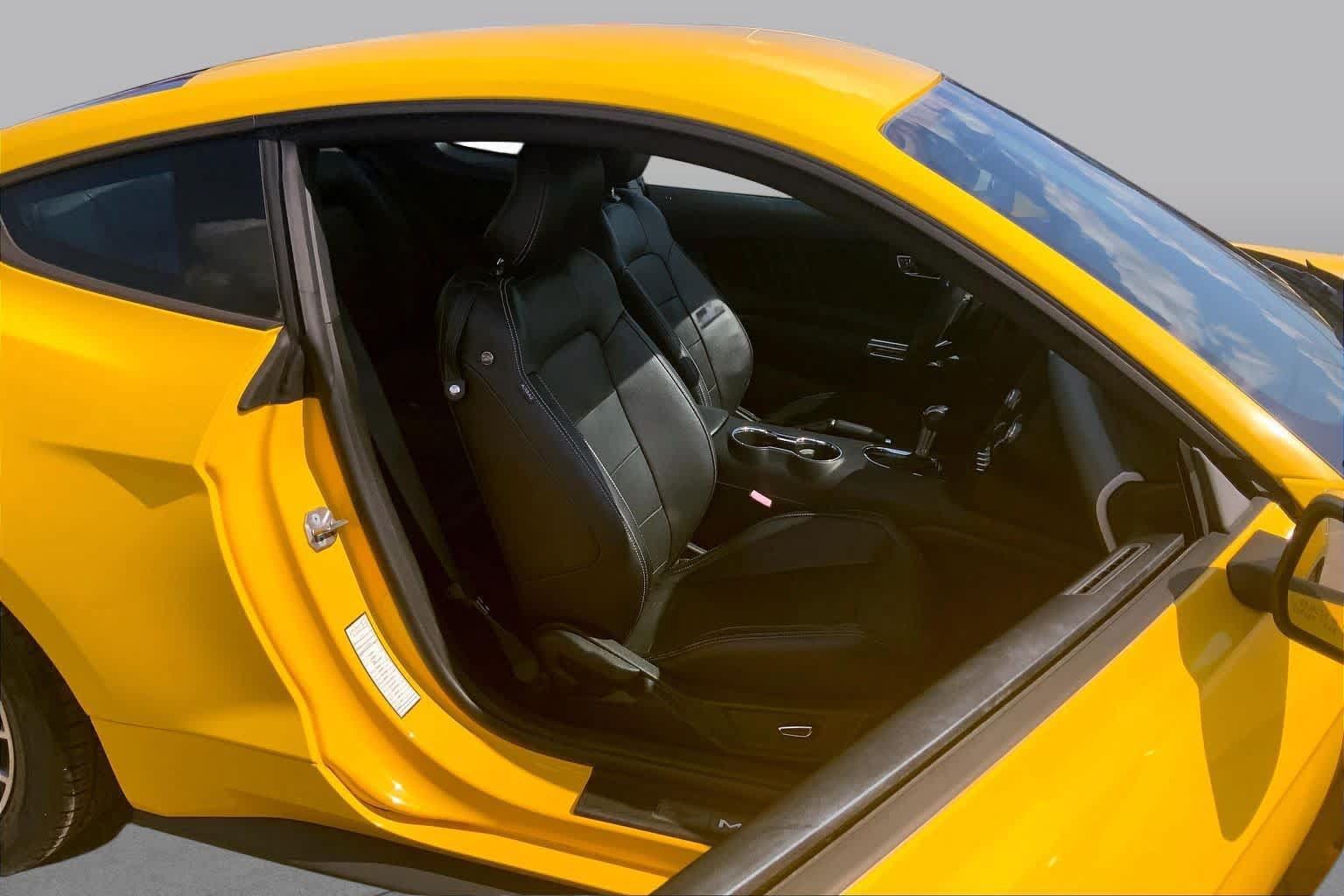 Used 2015 Ford Mustang Premium RWD image 9