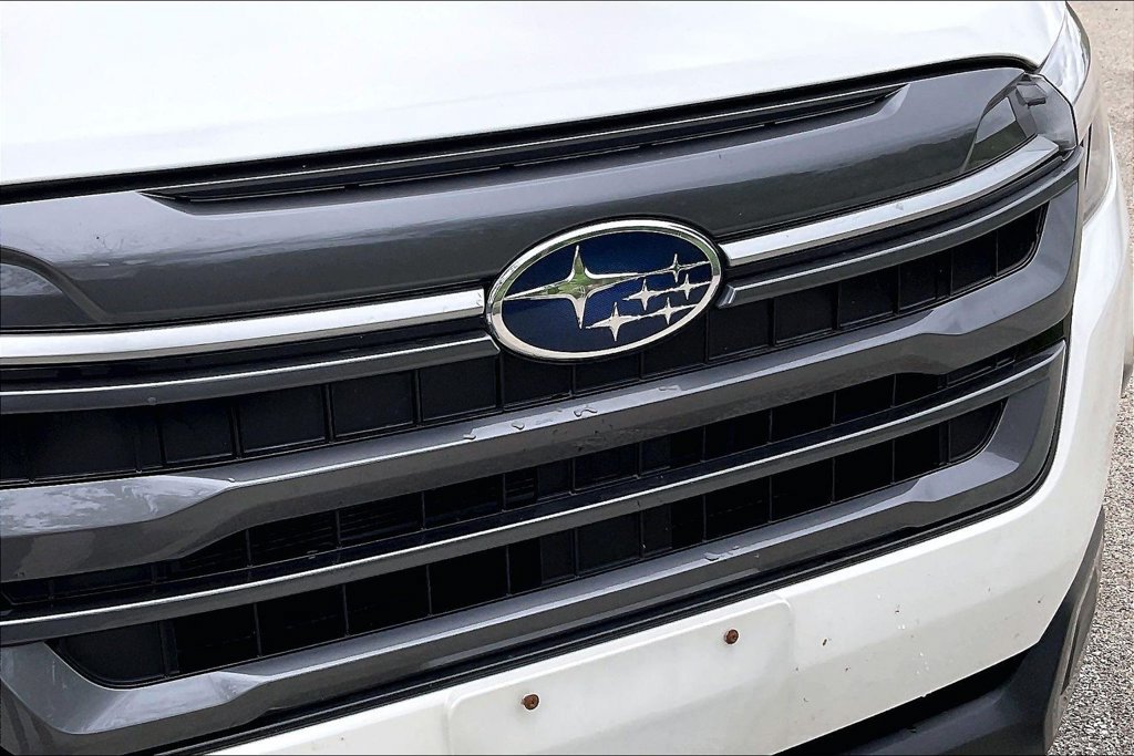 Used 2025 Subaru Forester Limited AWD/4WD image 31