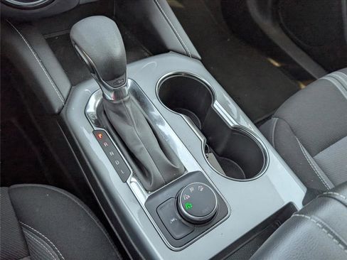 Used 2025 Chevrolet Blazer LT image 19