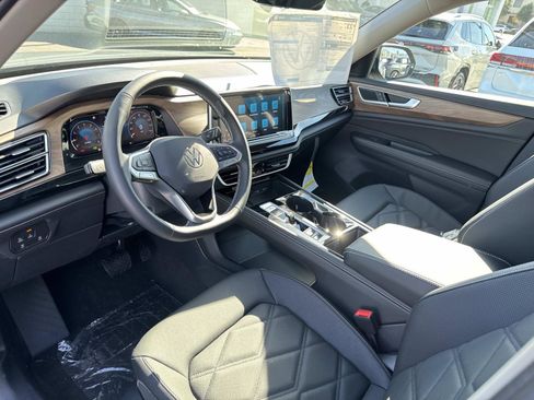 New 2026 Volkswagen Atlas SE image 15
