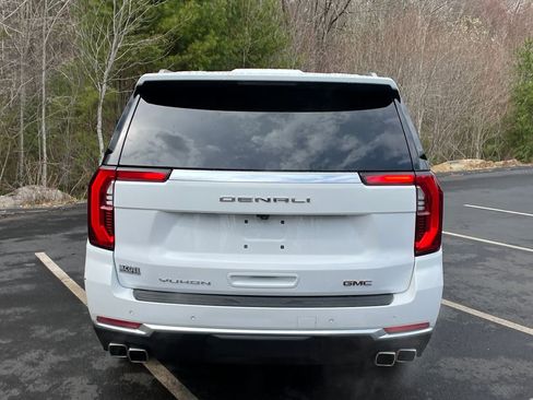 Used 2025 GMC Yukon XL Denali AWD/4WD image 4
