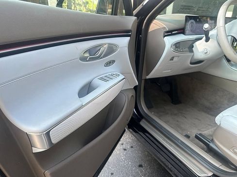Certified 2026 Genesis GV70 2.5T Advanced AWD/4WD image 6