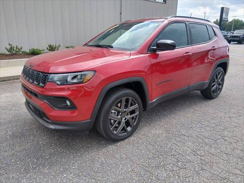 Certified 2026 Jeep Compass Latitude AWD/4WD image 7