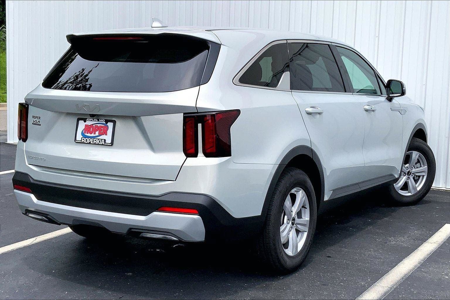 Used 2026 Kia Sorento LX FWD image 10