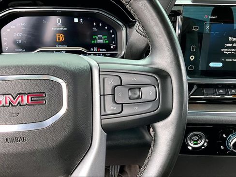 Used 2023 GMC Sierra 1500 SLT AWD/4WD image 14