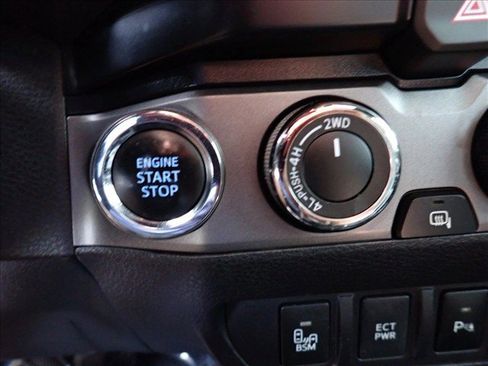 Used 2019 Toyota Tacoma TRD Off-Road AWD/4WD image 20