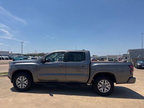 Used 2022 Nissan Frontier SV AWD/4WD image 12