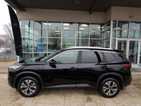 Certified 2023 Nissan Rogue SV w/ SV Premium B Package image 4