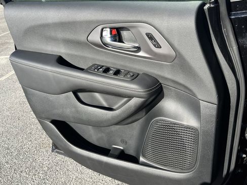 New 2026 Chrysler Pacifica Select w/ S Appearance Package FWD image 16