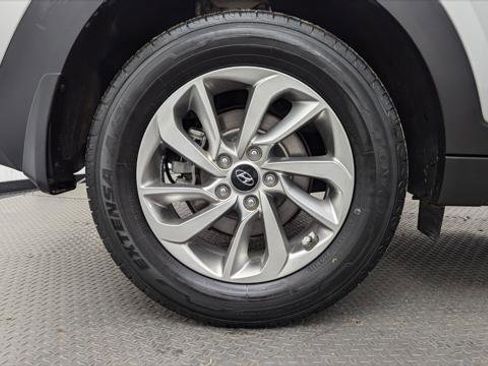 Used 2017 Hyundai Tucson SE image 32