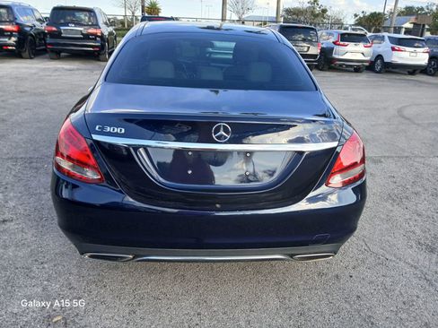 Used 2018 Mercedes-Benz C 300 Sedan w/ Premium Package image 5