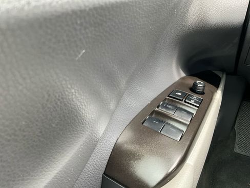 Used 2023 Toyota Camry SE AWD/4WD image 19