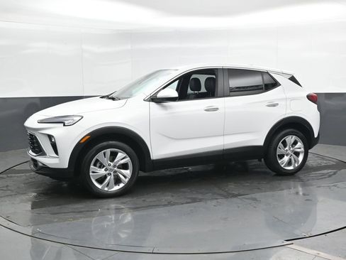 Used 2025 Buick Encore GX Preferred AWD/4WD image 7
