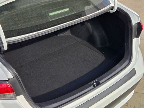 Used 2021 Toyota Corolla LE image 25