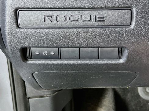 Used 2022 Nissan Rogue S AWD/4WD image 10