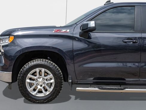 Used 2024 Chevrolet Silverado 1500 LT w/ Z71 Off-Road Package image 10