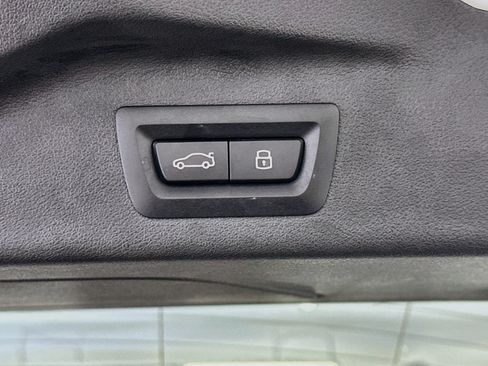 Used 2025 BMW X7 xDrive40i AWD/4WD image 33