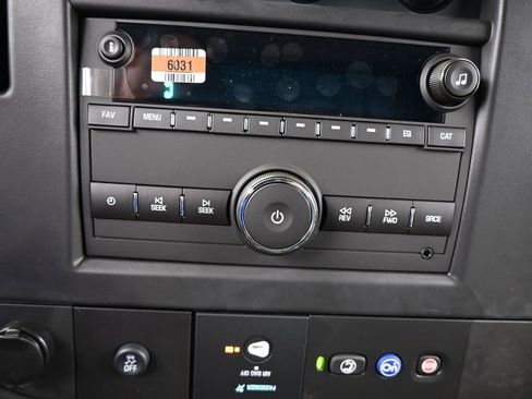 New 2025 Chevrolet Express 2500 Work Van w/ Driver Convenience Package image 19