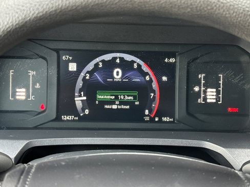 Used 2025 Toyota Tacoma SR AWD/4WD image 27