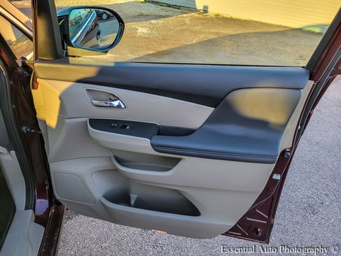 Used 2015 Honda Odyssey Touring Elite image 32