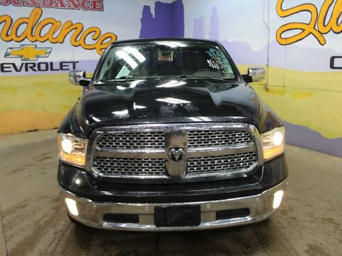 Used 2017 RAM 1500 Laramie w/ Convenience Group AWD/4WD image 3
