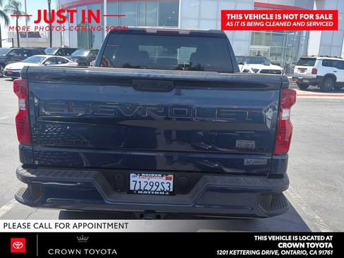 Used 2023 Chevrolet Silverado 1500 Custom w/ LPO, Dark Essentials Package RWD image 4