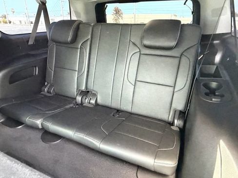 Used 2020 Chevrolet Suburban LT w/ Luxury Package RWD image 11