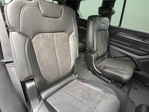 New 2025 Jeep Grand Cherokee L Altitude image 42