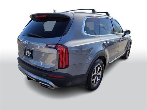 Used 2022 Kia Telluride EX w/ Towing Package image 4