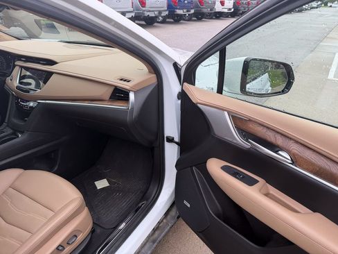 Used 2024 Cadillac XT5 Sportv w/ Platinum Package AWD/4WD image 18