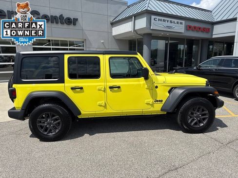 Used 2024 Jeep Wrangler Unlimited Sport AWD/4WD image 4