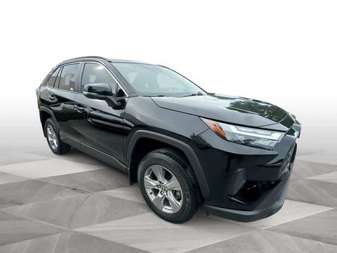 Used 2024 Toyota RAV4 XLE w/ Convenience Package FWD image 2