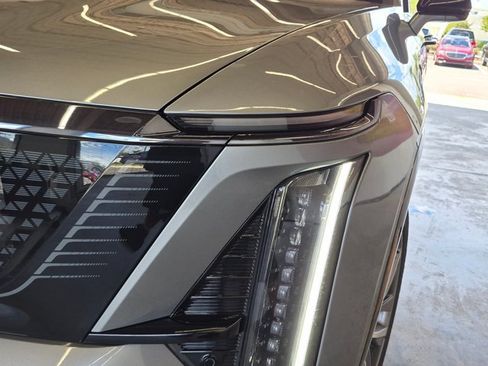 Used 2026 Cadillac Vistiq Sport AWD/4WD image 7